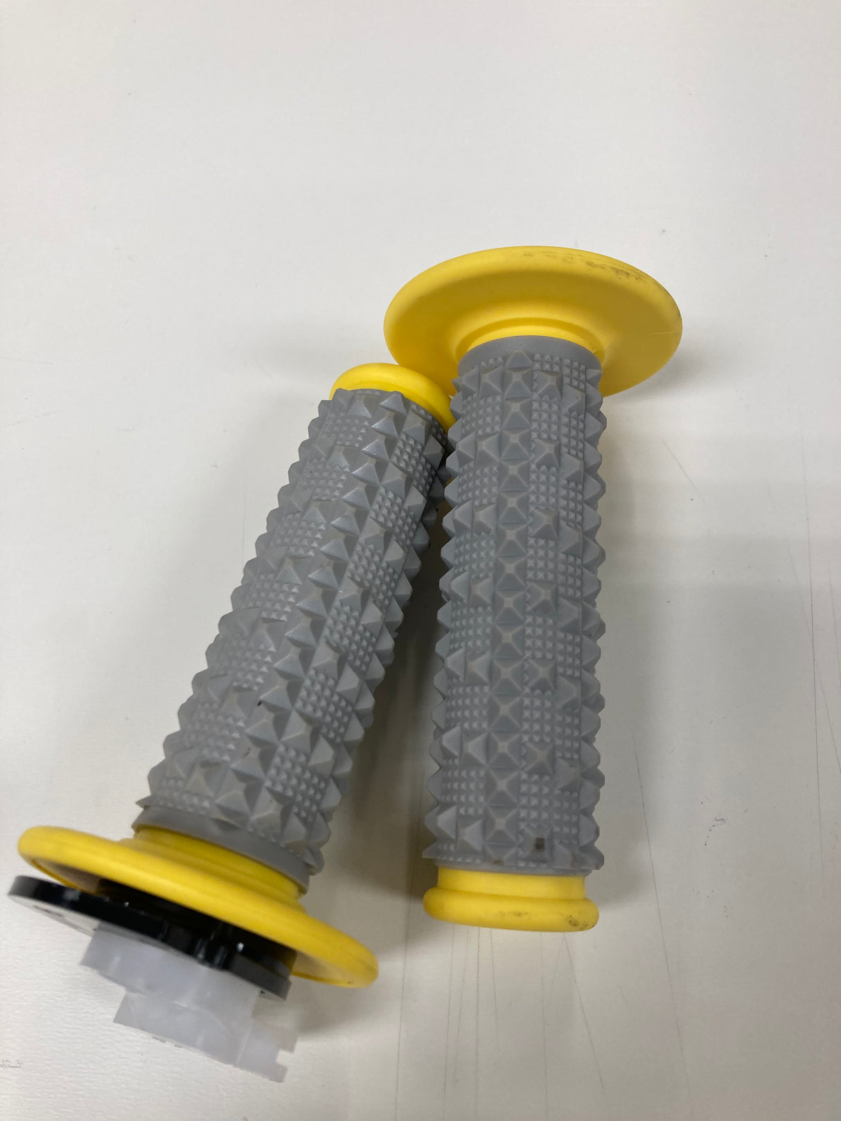 Handlebar Throttle Grips - YELLOW - Denago MX1 Dirt Bike